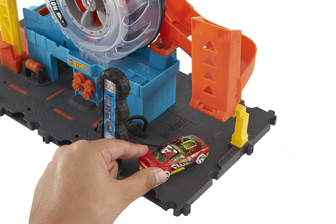 Hot Wheels City Super Twist Tire Shop Playset And Toy Car