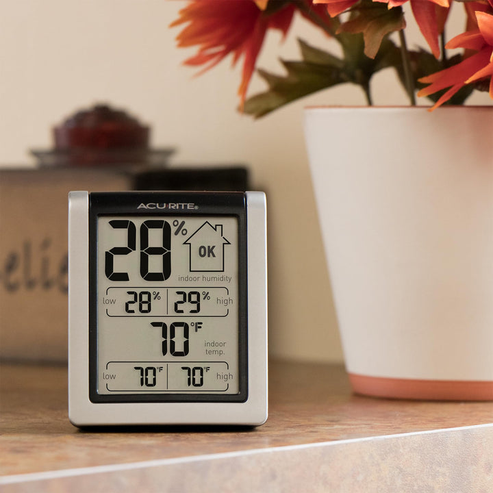 AcuRite Wireless Digital Indoor Thermometer and Hygrometer, 00613