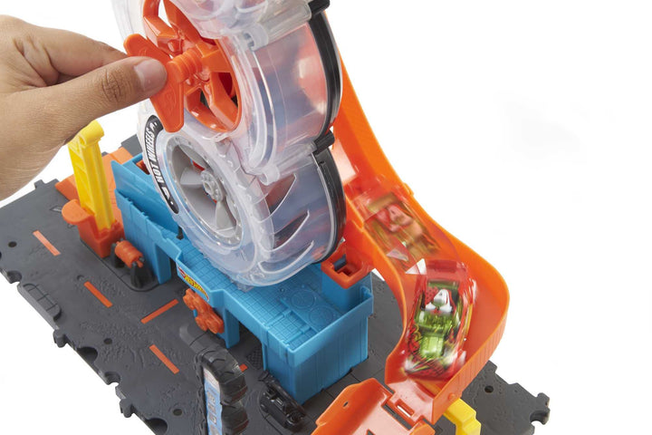 Hot Wheels City Super Twist Tire Shop Playset And Toy Car