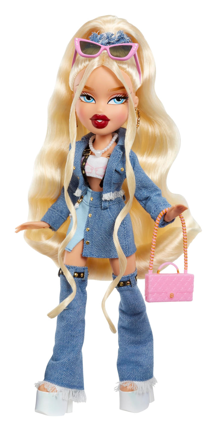 Bratz Cloe Fashion Doll and Accessories, 10 Count
