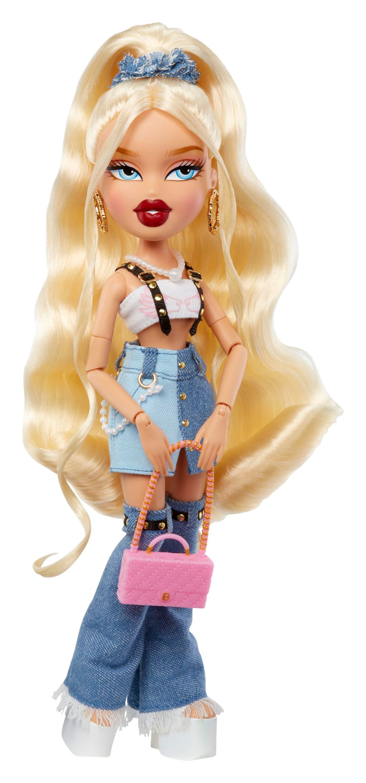 Bratz Cloe Fashion Doll and Accessories, 10 Count