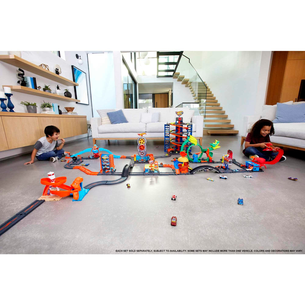 Mattel Hot Wheels City Track Pack, 10 Count