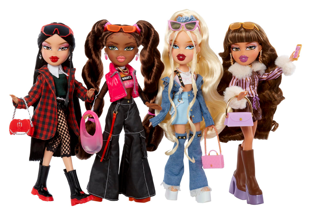 Bratz Cloe Fashion Doll and Accessories, 10 Count