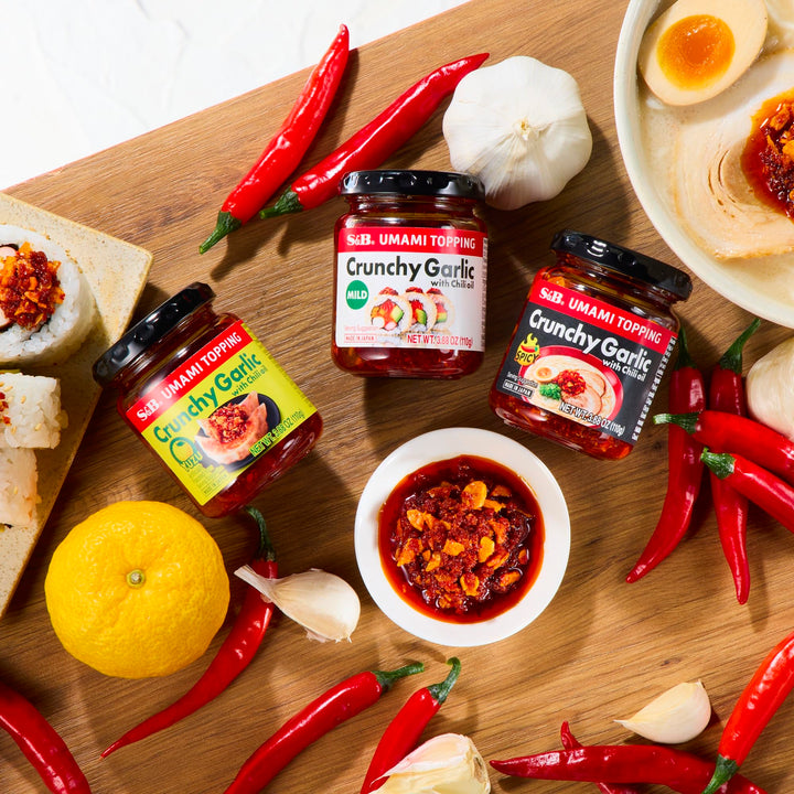 S&B Chili Oil with Crunchy Garlic, 3.88 fl oz